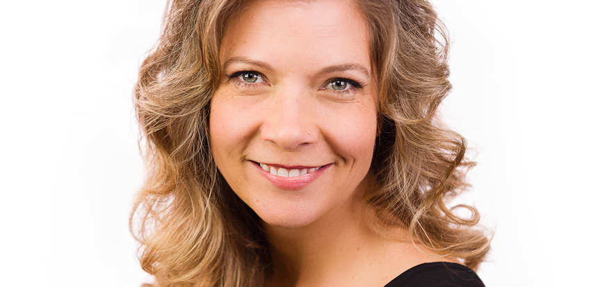 Mezzo-Soprano Krista River performs with the Cape Symphony in November 2018